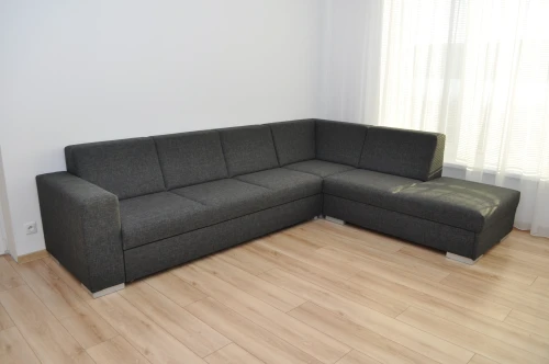 Rýchle jednanie. Sedačka vypracovaná veľmi profesionalne, bez chybičky. Spokojnosť.